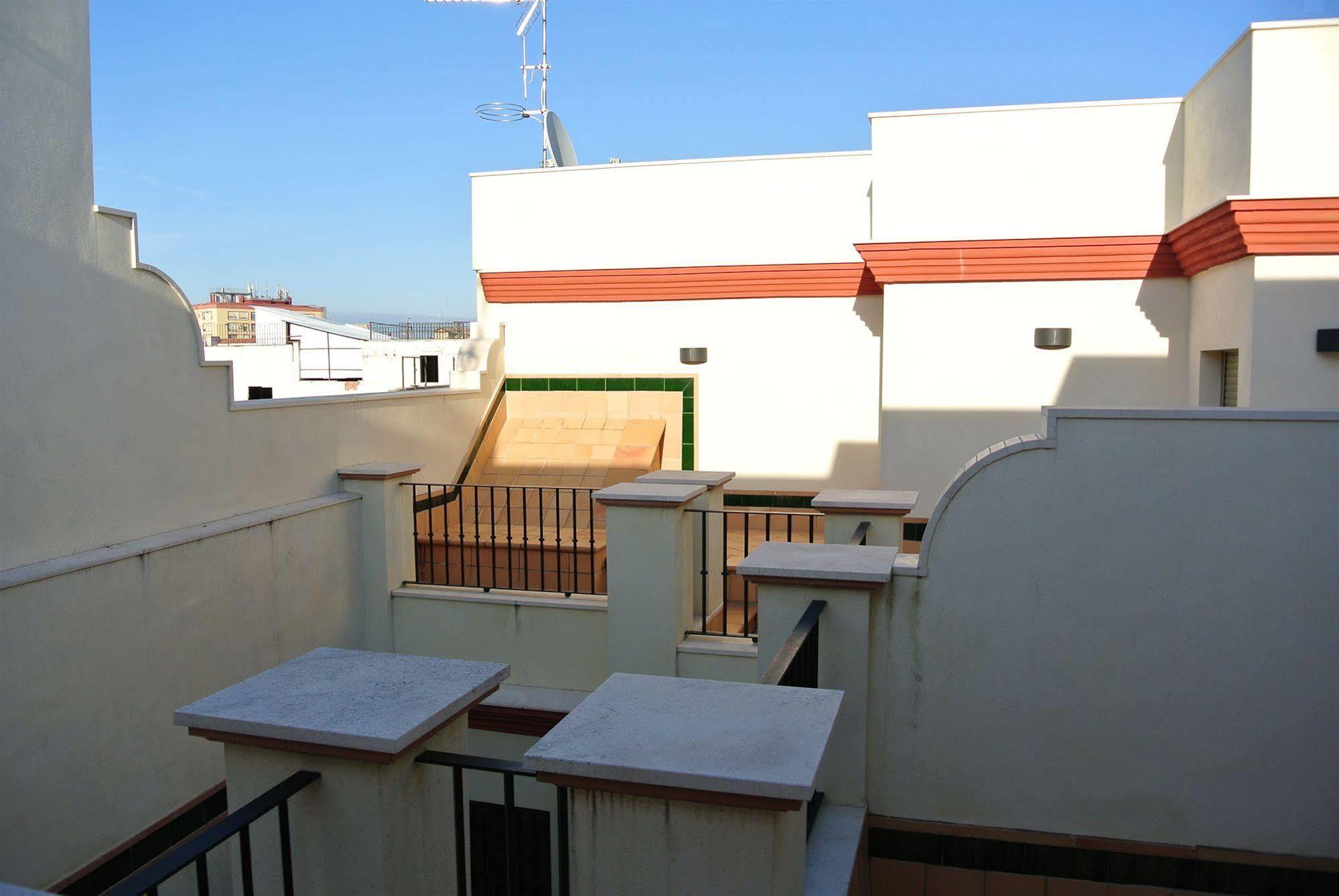 Apartamentos Living Sevilla Centro Maestranza Exterior foto